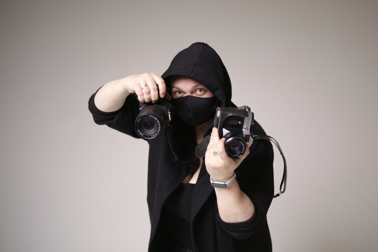 Битва роботов
Снимали фотографии для участия в конкурсе в этом году, необходимо было передать дух команды.
В итоге решили разношерстно, но с придурью озорством | Сетка — социальная сеть от hh.ru