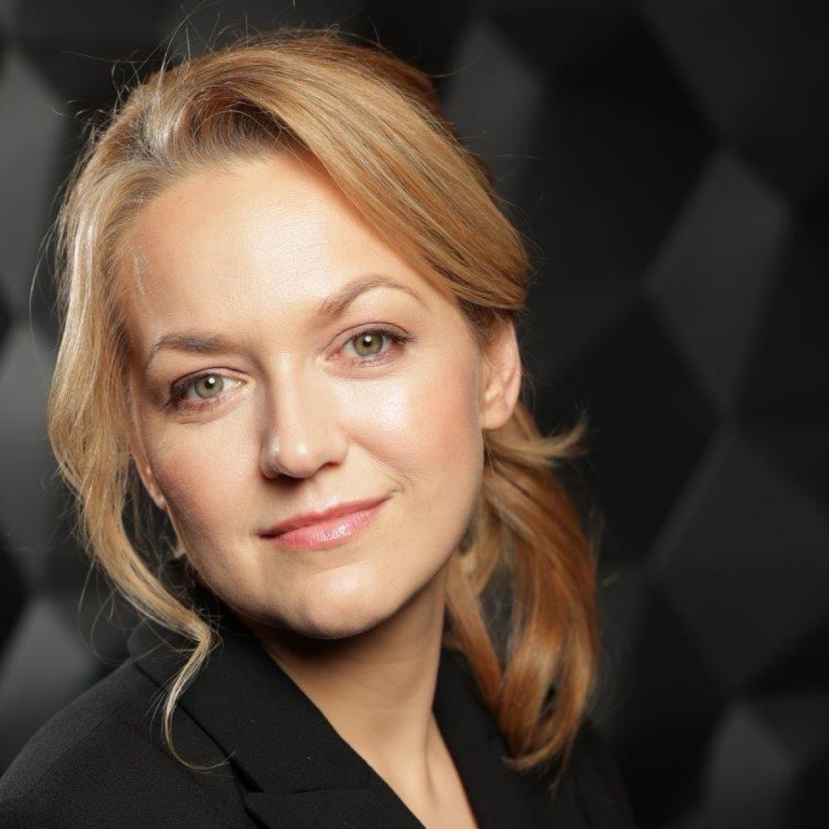 Анна Емельянова
