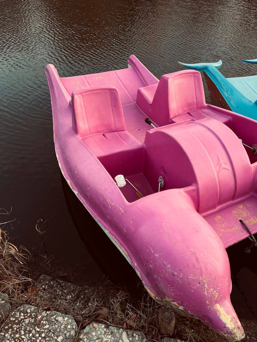🚣🏻‍♀️Где в Москве покататься на катамаранах и лодках?
📍Парк Горького
Пн-Пт от 500 ₽/ч, после 18:00 и Сб-Вс от 600 ₽/ч
📍Царицыно
Пн-Пт 600 ₽/ч, Сб-Вс и праздники 900 ₽/ч
📍Парк Кузьминки
Пн-Пт 850 ₽/ч, ... | Сетка — социальная сеть от hh.ru