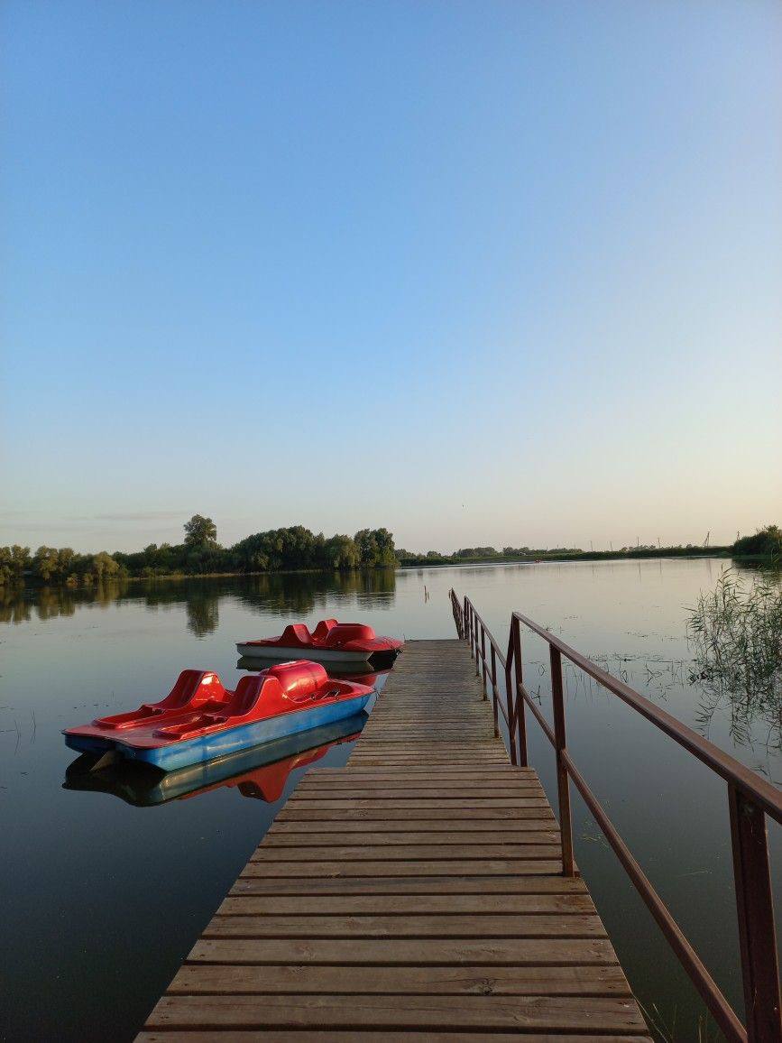 🚣🏻‍♀️Где в Москве покататься на катамаранах и лодках?
📍Парк Горького
Пн-Пт от 500 ₽/ч, после 18:00 и Сб-Вс от 600 ₽/ч
📍Царицыно
Пн-Пт 600 ₽/ч, Сб-Вс и праздники 900 ₽/ч
📍Парк Кузьминки
Пн-Пт 850 ₽/ч, ... | Сетка — социальная сеть от hh.ru
