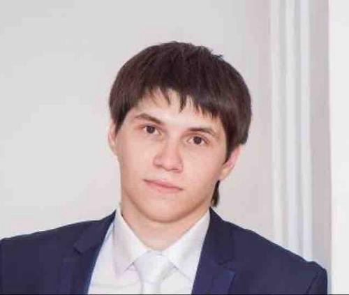 Александр Плутов