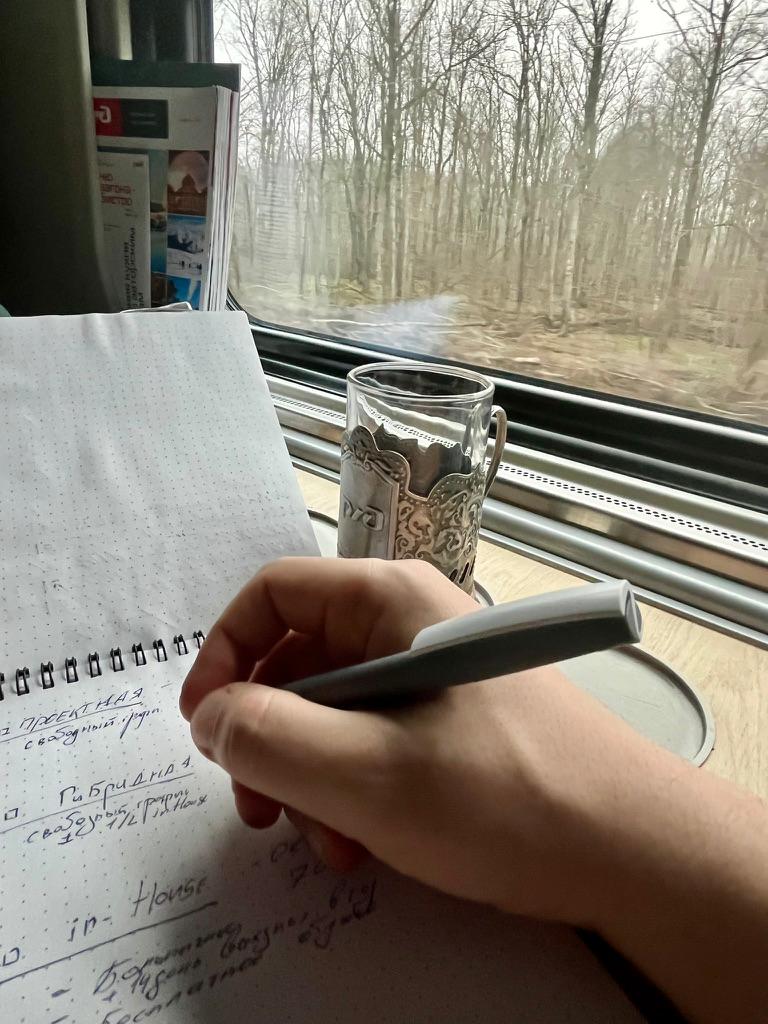 🍊 Рубрика: Пост для души или 9000 миль!
Так получилось, что сам того не замечая за последние 6 месяцев, посто побывал везде где только можно, серьезно, особо не задумываясь, то работа, то бизнес встре... | Сетка — социальная сеть от hh.ru