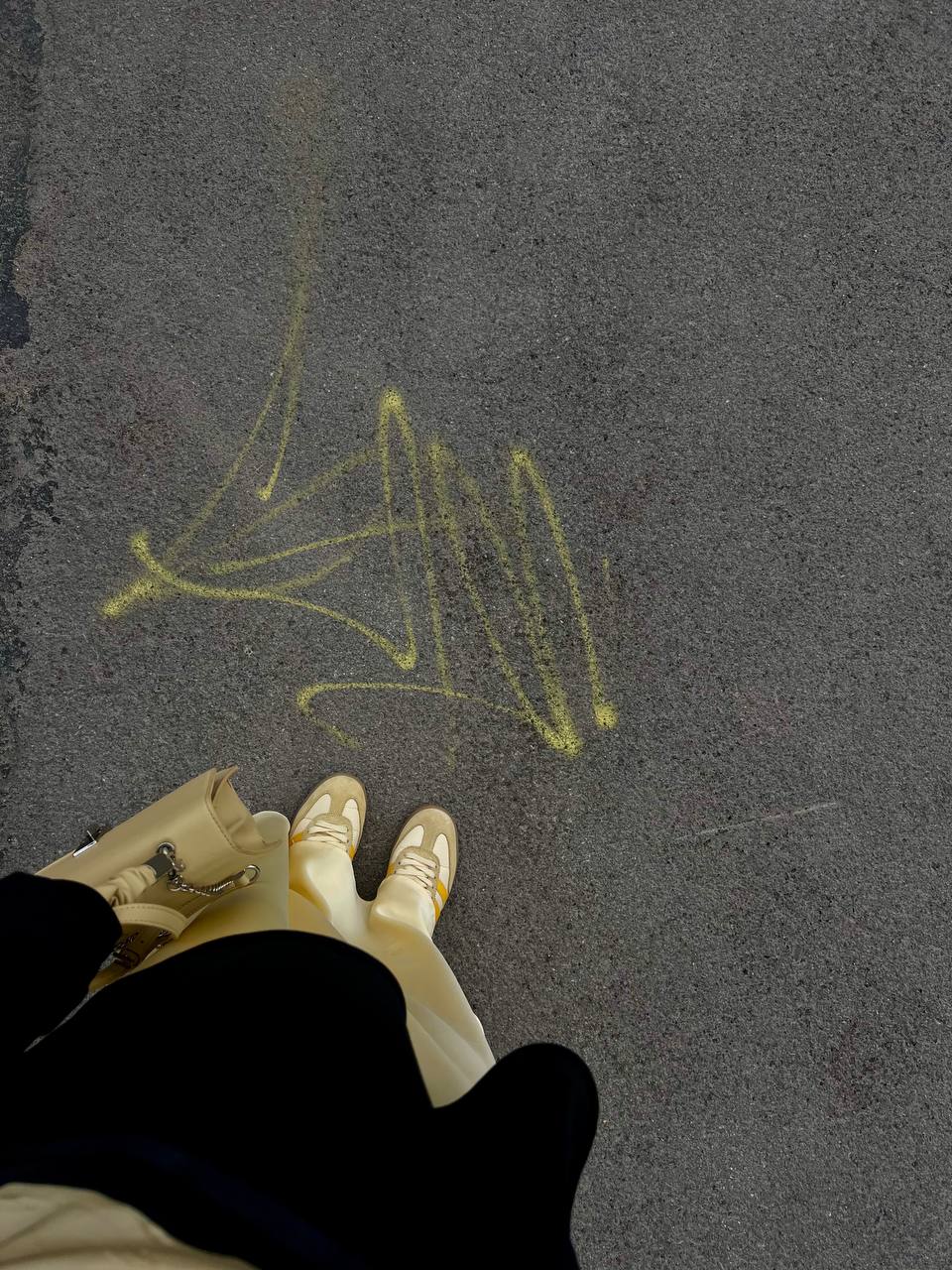 Цвет настроения – 💛
Скидывайте в комментарии, что видите вокруг желтого. Такая игра у меня сегодня | Сетка — социальная сеть от hh.ru