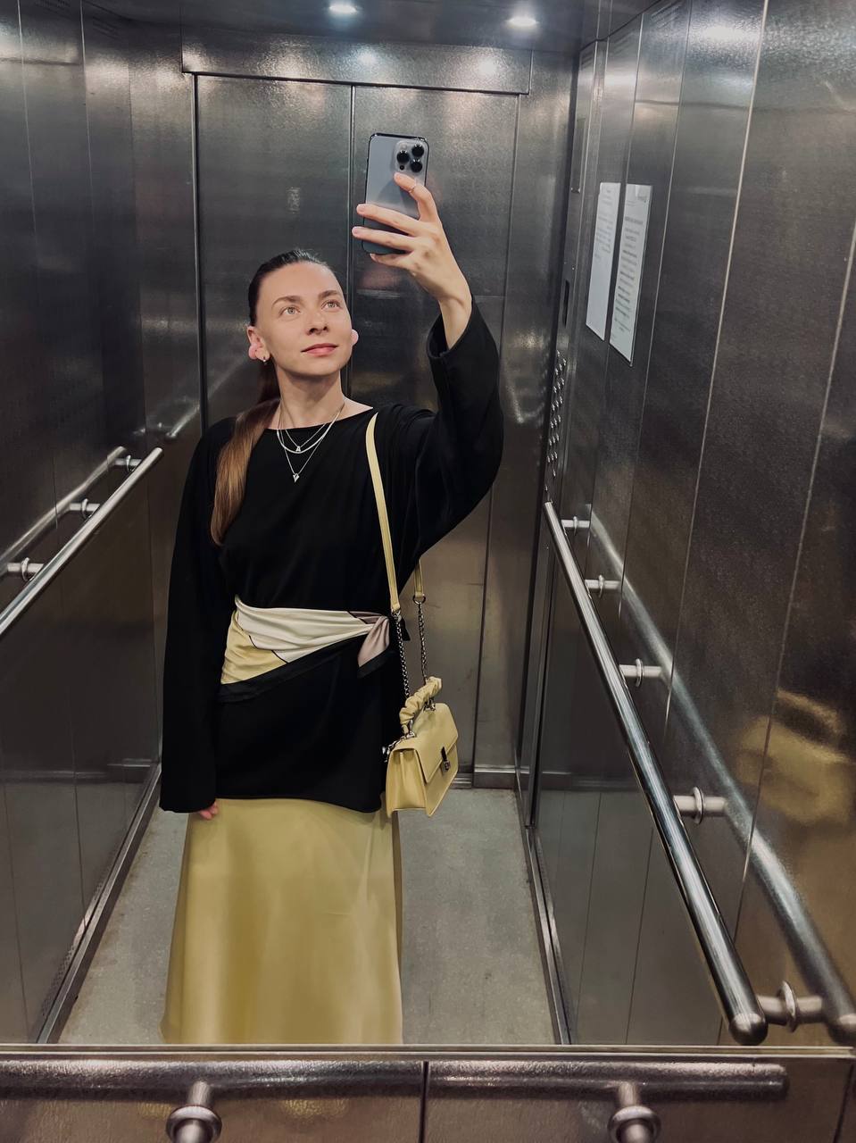 Цвет настроения – 💛
Скидывайте в комментарии, что видите вокруг желтого. Такая игра у меня сегодня | Сетка — социальная сеть от hh.ru