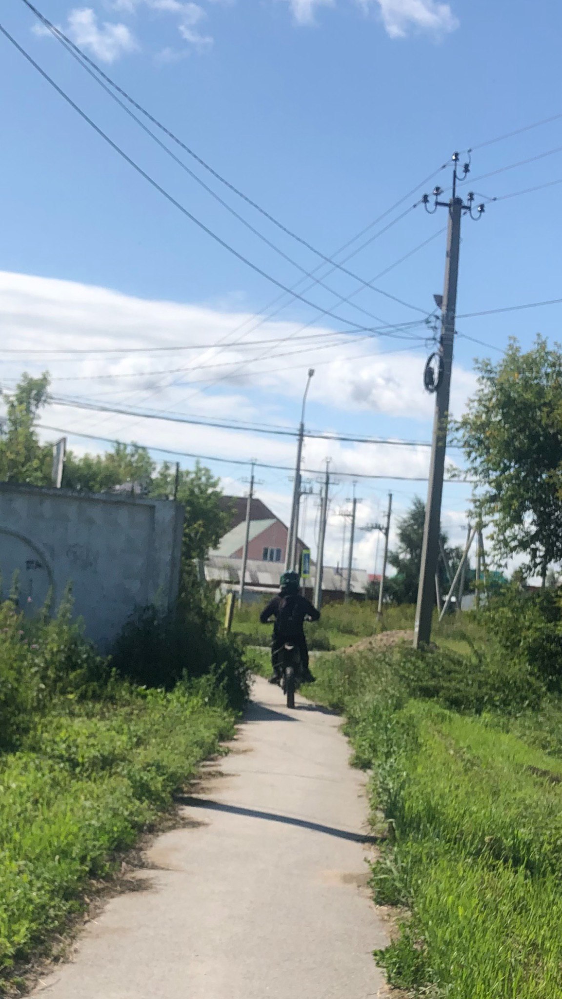 Очередной герой, который нарушает все правила ПДД. Защитники «байкеров» - ваш выход.
http://vk.com/ob.gorod?w=wall-100380192530108 | Сетка — социальная сеть от hh.ru