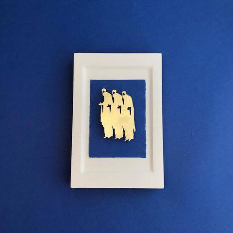 Проект выше напомнил мне ныне несуществующие броши Станислава Фролова, в которых было всё, что мы любим на этом канале: христианские мотивы, коники, птички, двуглавый орёл, панельная эстетика | Сетка — социальная сеть от hh.ru