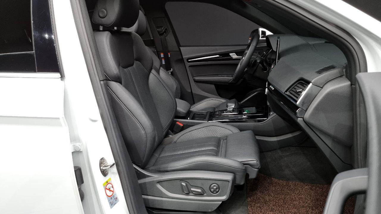 ❤️ Audi Q5 из Кореи под ключ
Пробег —  44.000 км
Год выпуска — 2021
Двигатель — бензин 2.0 л, 265 л | Сетка — социальная сеть от hh.ru