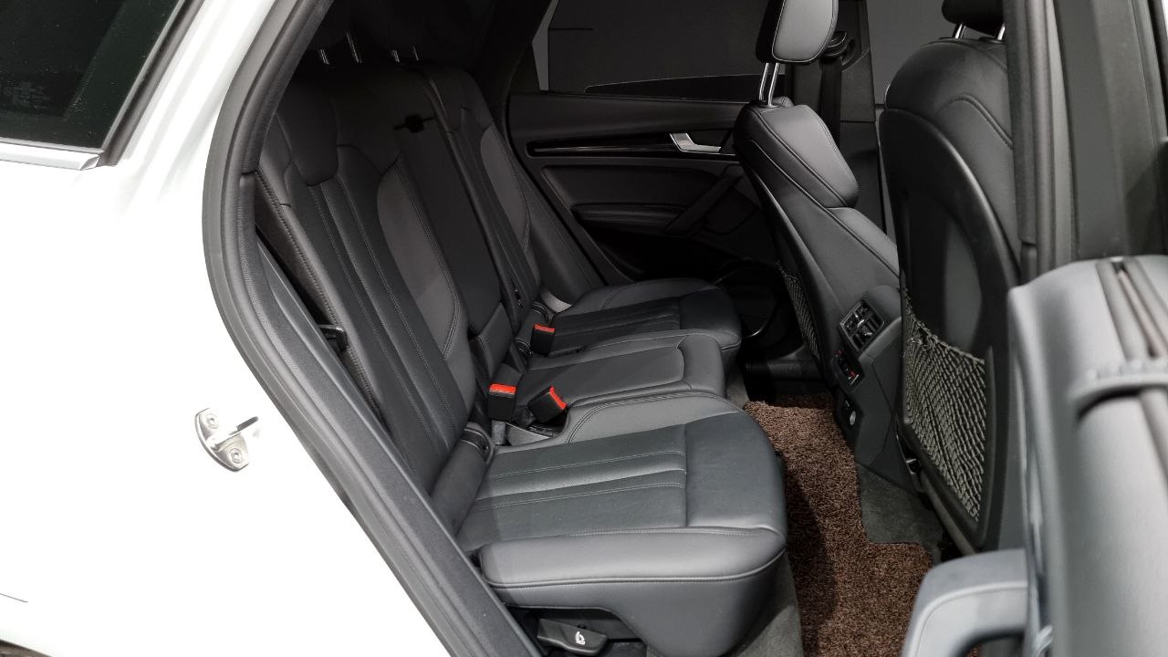 ❤️ Audi Q5 из Кореи под ключ
Пробег —  44.000 км
Год выпуска — 2021
Двигатель — бензин 2.0 л, 265 л | Сетка — социальная сеть от hh.ru