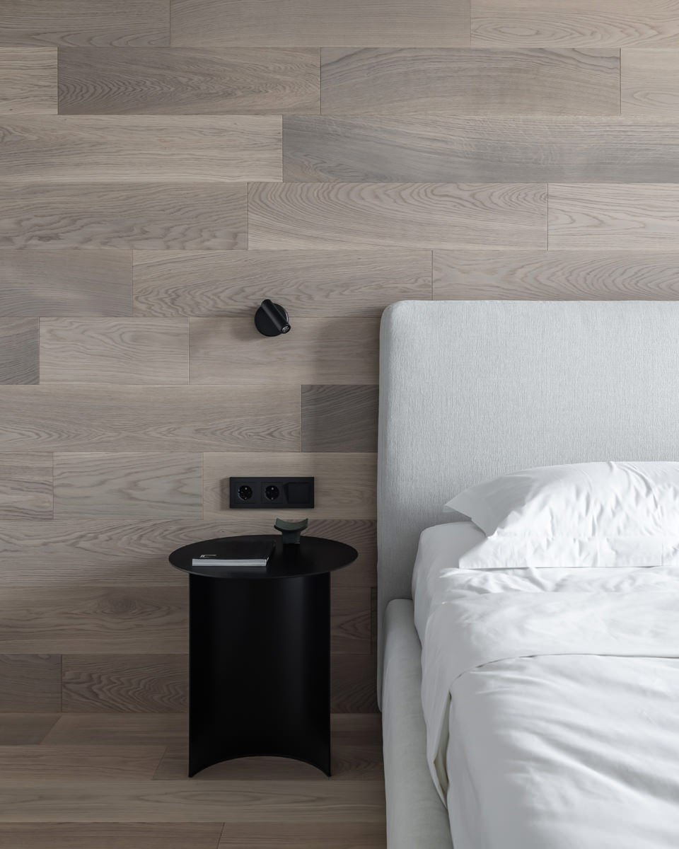 Вопреки стереотипу, что юристы предпочитают роскошные классические интерьеры с кожаными креслами, хозяйка квартиры в «Резиденциях композиторов» в Москве оказалась открыта современным минималистическим... | Сетка — социальная сеть от hh.ru