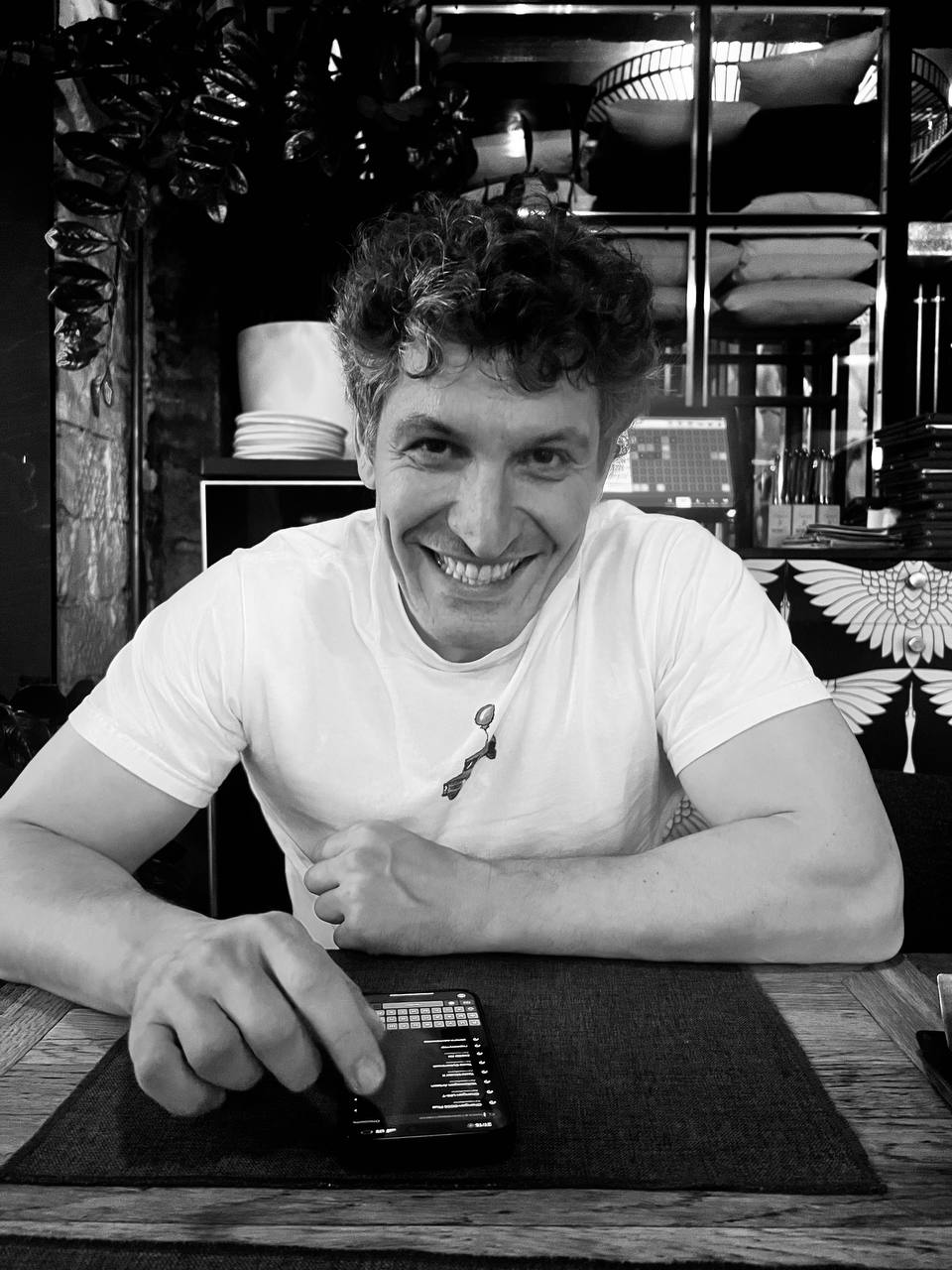 Встретился с рекламным Гуру самоучкой) Мой друг Валера @gilkoivglaz | Сетка — социальная сеть от hh.ru
