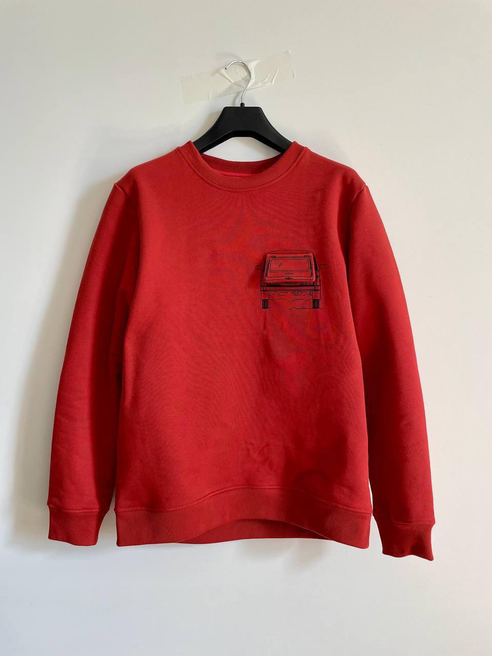 🚘 Поддержка отечественного автопрома вышла на новый уровень
Иван Майт выпустил свитшот с багажником Нивы | Сетка — социальная сеть от hh.ru