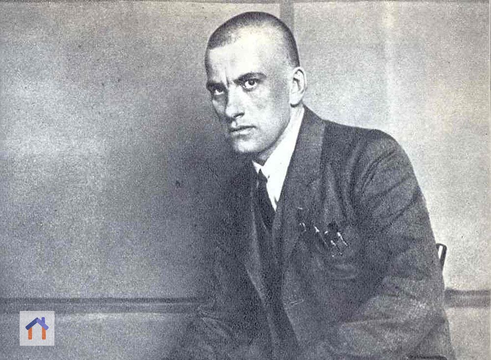 Удивило: подражателей лелеют — самостоятельных гонят.
Владимир Маяковский
#подражание #самостоятельность #мечты #мотивация #цитаты #ВладимирМаяковский #жизнь | Сетка — социальная сеть от hh.ru