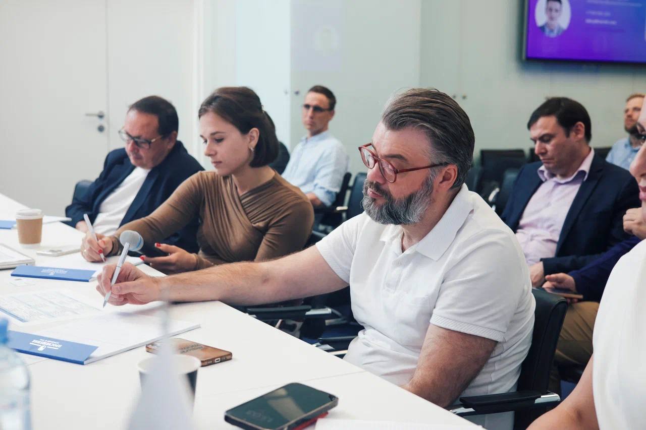 🖇 Спешим рассказать вам, как проходят полуфиналы премии Startech | Сетка — социальная сеть от hh.ru