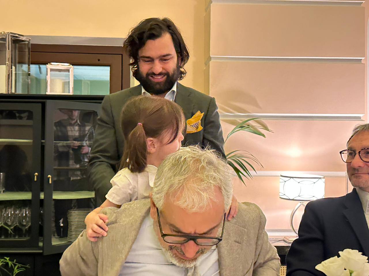 Продолжаю говорить с теми, кто слушал меня сегодня на всероссийском слете пресс секретарей. Говорим о креативных методиках, пост 3.
У нас в голове живёт страж - охранник логики | Сетка — социальная сеть от hh.ru