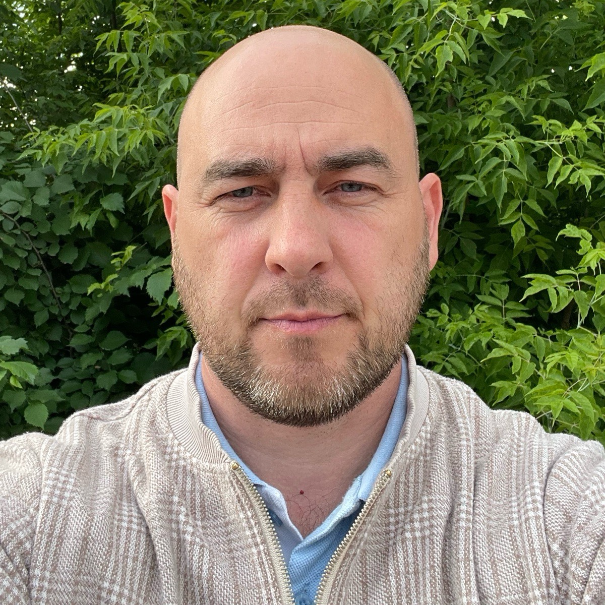 Артем Максимов