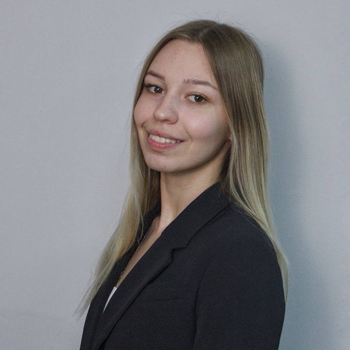 Юлия Захарова | Сетка — социальная сеть от hh.ru