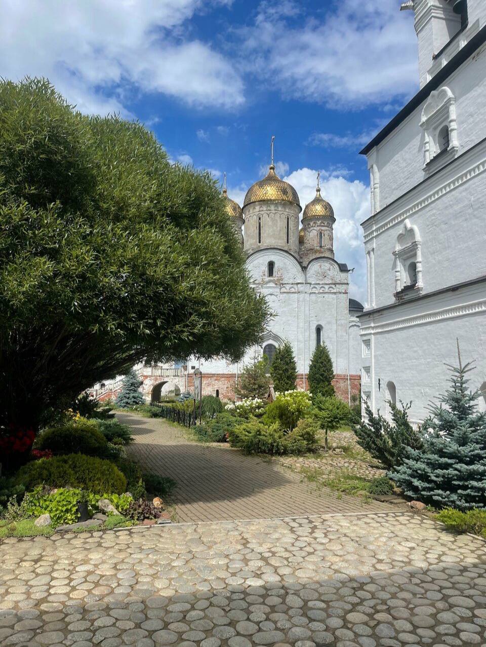 🏰Красота Можайского собора
Пн-Вс 09:00-18:00
В Можайске вас ждет собор из красного кирпича с башенками, шпилями и духом Средневековья
Внутри располагается музей археологии и икона Николы Можайского
▫️... | Сетка — социальная сеть от hh.ru