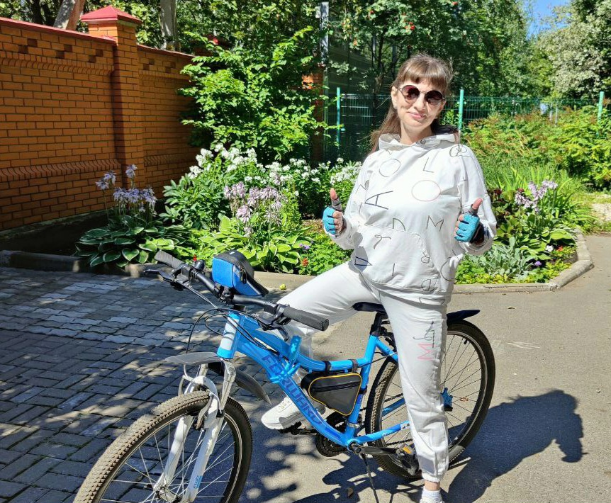 Знаете, что самое удивительное в велосипеде?
Это не скорость и не километры. Это мгновение, когда земля отпускает. | Сетка — социальная сеть от hh.ru