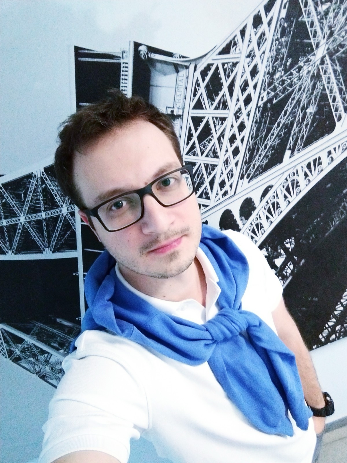 Дмитрий Леонов