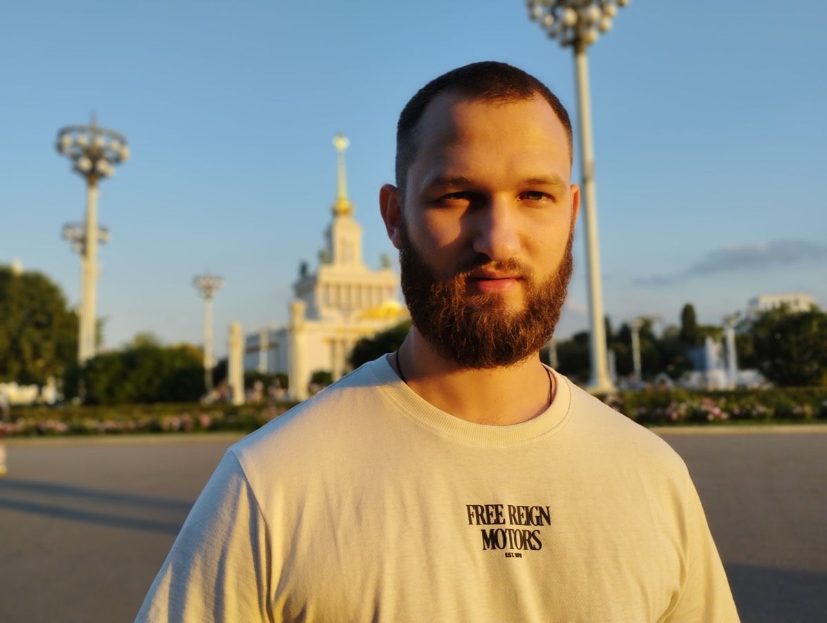 Антон Тихонов