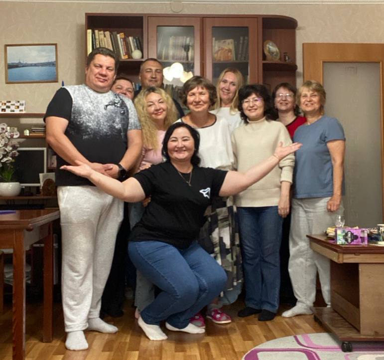 Выходные прошли - ШИКАРНО!
Эмоций вагон!
Съездила в тот город, где прошло мое школьное детство!
30 лет спустя… встреча с одноклассниками гуманитарной школы♥️
В сторис - как это было( там много)
В этом... | Сетка — социальная сеть от hh.ru