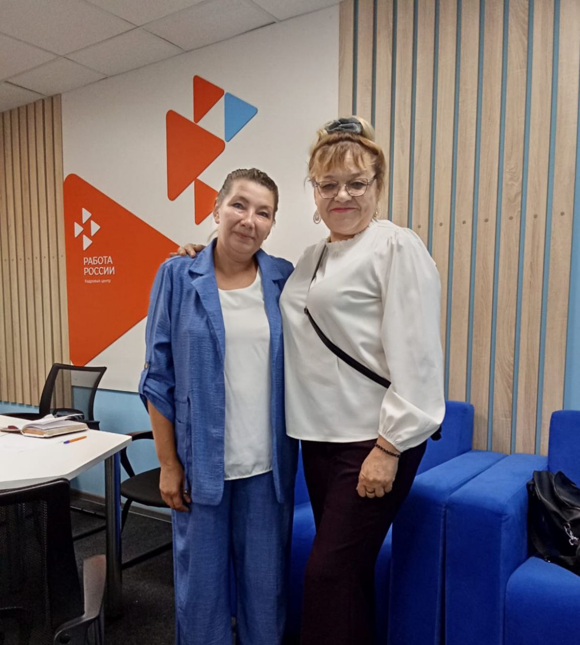 Почему мы НЕ БЕРЁМ вас на работу?
Если вы:
1. Говорите с ошибками: неправильные ударения, слова-паразиты, мат — к нам такое не прокатит!
2 | Сетка — социальная сеть от hh.ru
