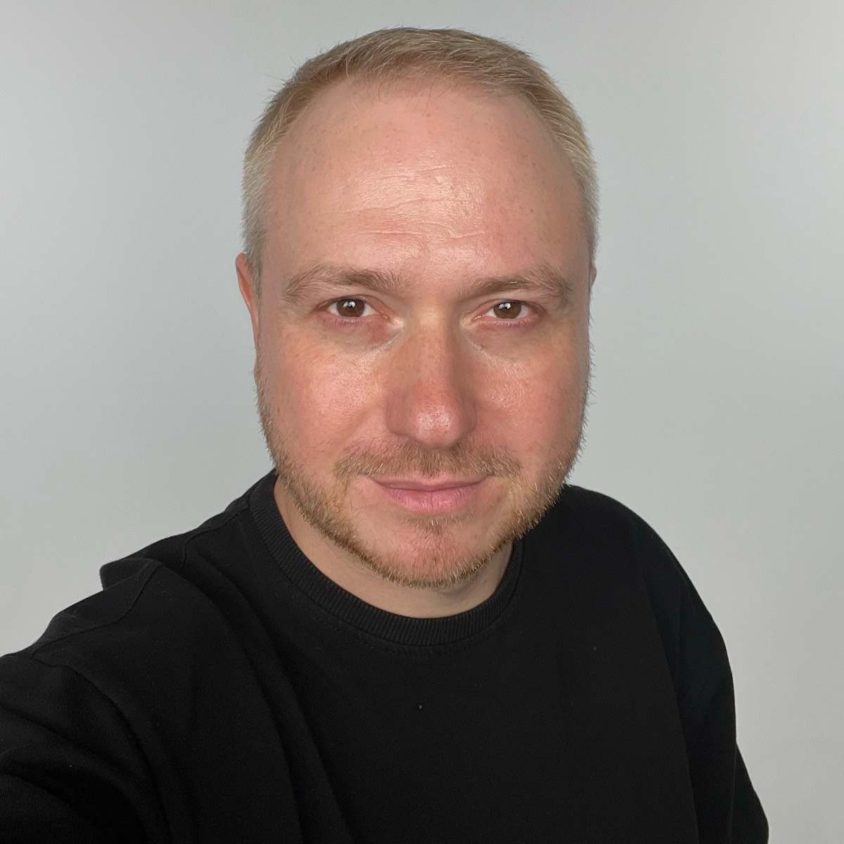 Дмитрий Глухов