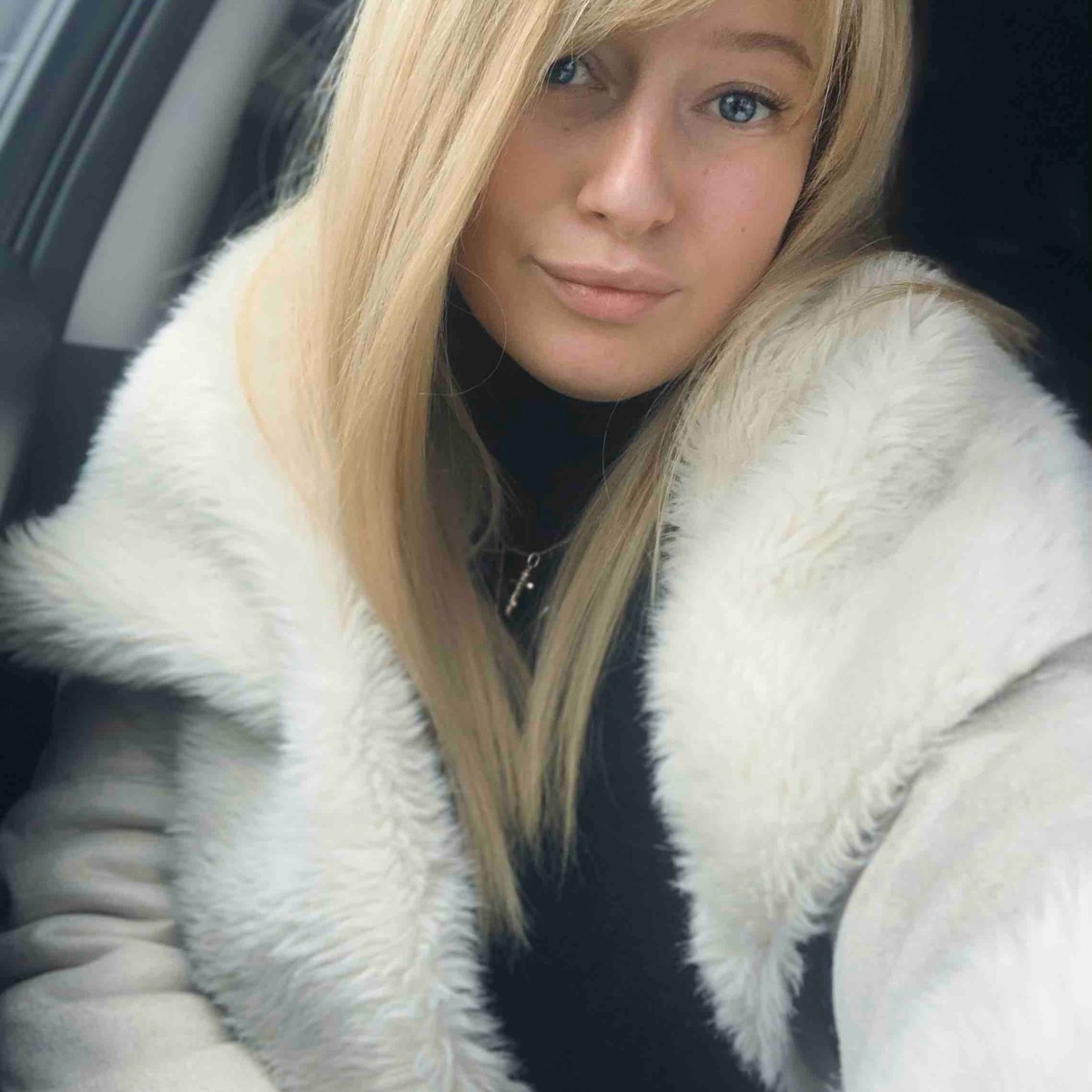 Яна Верхотурова