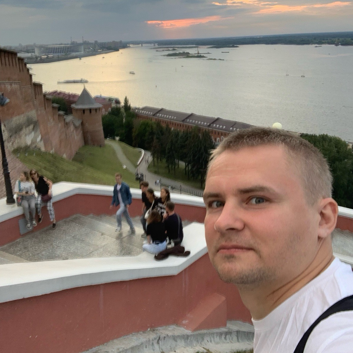 Анатолий Мошков