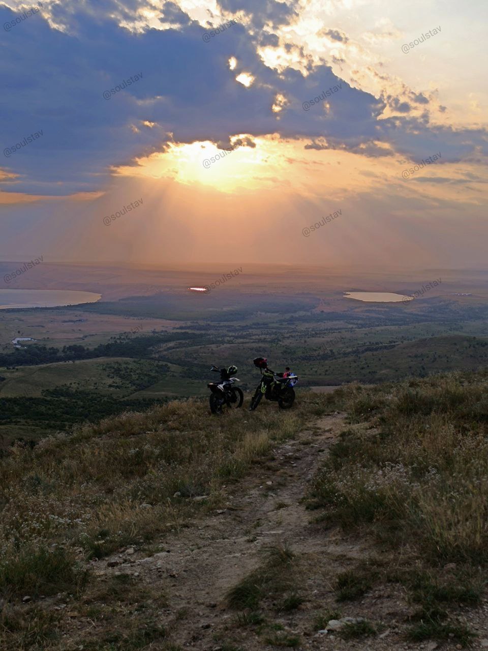 Летний вечер у Креста на горе Беспутке
📷 soulstav | Сетка — социальная сеть от hh.ru