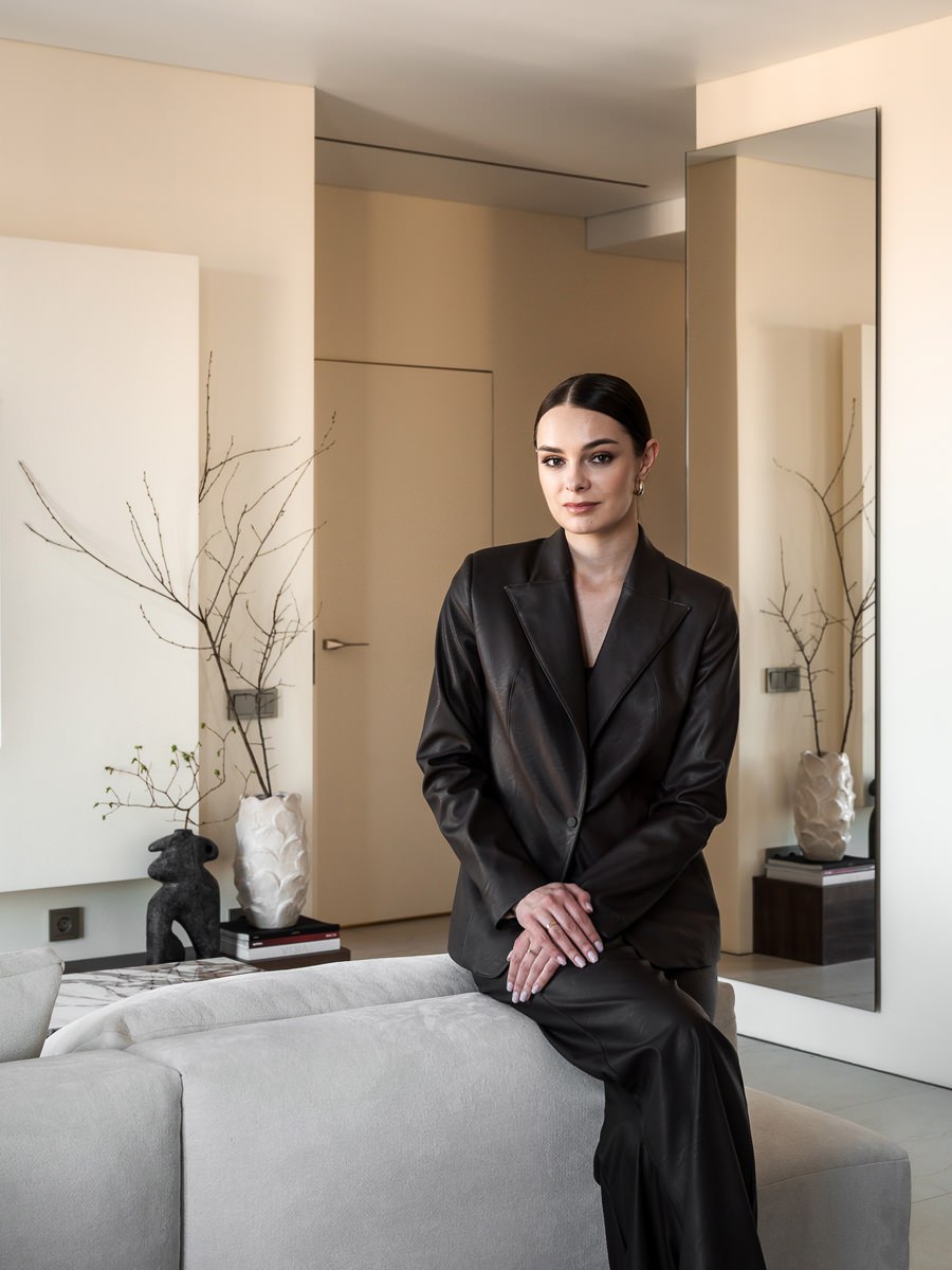 Интерьер без компромиссов между заказчиком и дизайнером: в свою квартиру в Минске Дарья Марченко добавила много «необычного», на что ее клиенты обычно не соглашаются. Смотрите на сайте wajournal | Сетка — социальная сеть от hh.ru