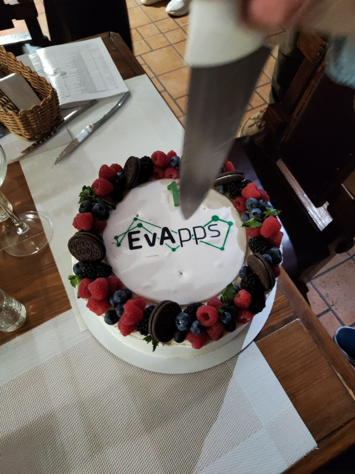 В этом году мы отметили 11-ый день рождения EvApps в узком кругу — камерно, душевно и с особым вниманием к каждому | Сетка — социальная сеть от hh.ru