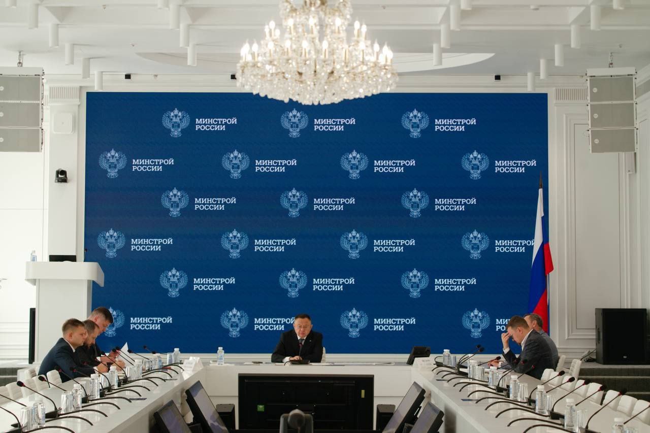 Глава Минстроя России Ирек Файзуллин провел заседание межведомственной рабочей группы по реализации мероприятий по объекту капитального строительства «ФГБУК «Академический Малый драматический театр – ... | Сетка — социальная сеть от hh.ru