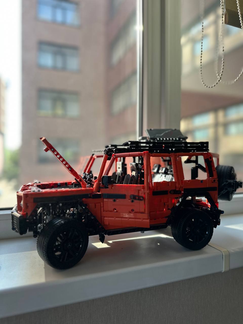 "Иногда у наших коллег бывает свободное время — и тогда наступает время LEGO! 😊
#LEGO #Творчество #Команда #ОфиснаяЖизнь #КорпоративнаяКультура #Идеи #Конструктор #РаботаемИграя" | Сетка — социальная сеть от hh.ru