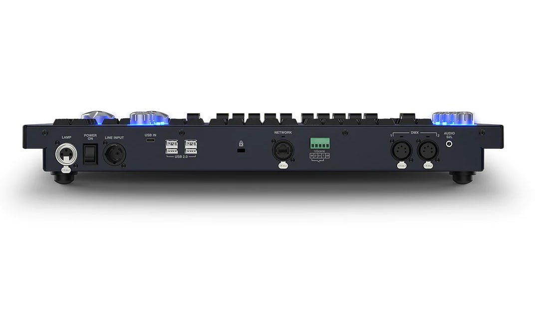 Крыло для управления светом Chamsys MagicQ PC.
Наличие: 2 шт.
Разъемы - USB Type C, Network(RJ45) и 2 порта 5-pin DMX, вход для лампы, 4 разъема USB, Audio In и порт 10Scene | Сетка — социальная сеть от hh.ru