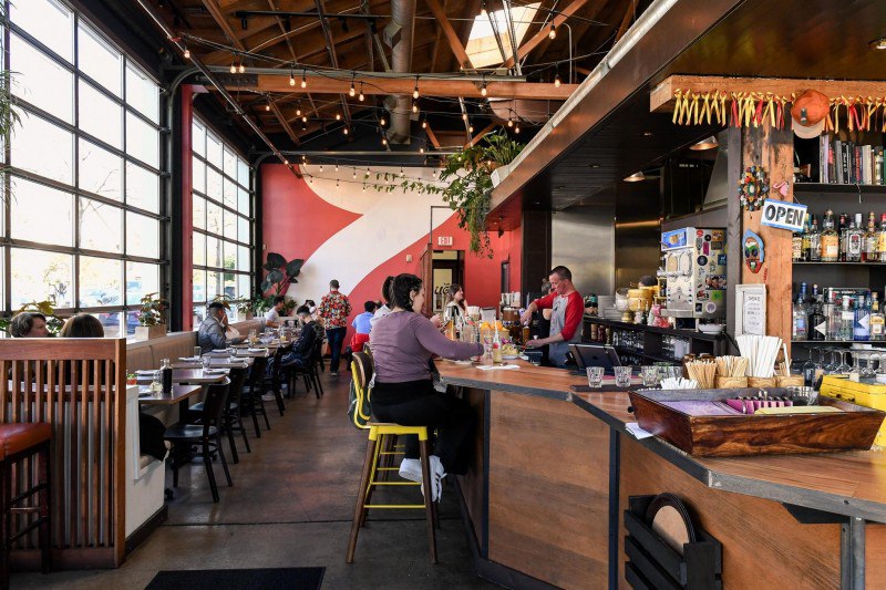 Luxe Thermal Hotel
Explore the Vibrant Alberta Arts District and Book Your Vacation with MWR LIFE!
Colorful murals splash across the Alberta Arts District, decorating bicycle shops, parking lots, and ... | Сетка — социальная сеть от hh.ru