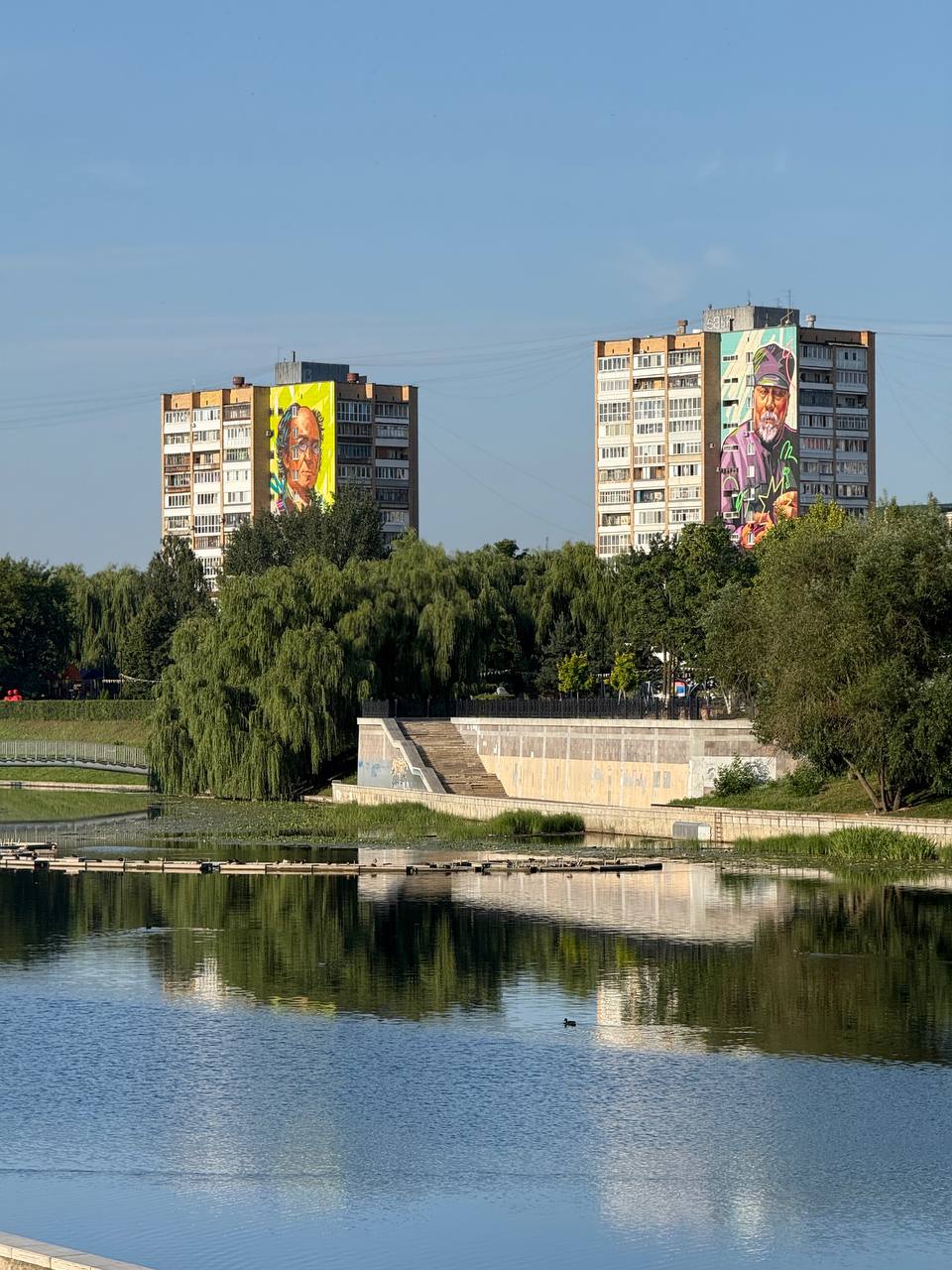 🕰️Как за месяц изменить город?
В любимом Орле появились огромные рисунки на стенах.
Концепция: Орел — литературная столица | Сетка — социальная сеть от hh.ru