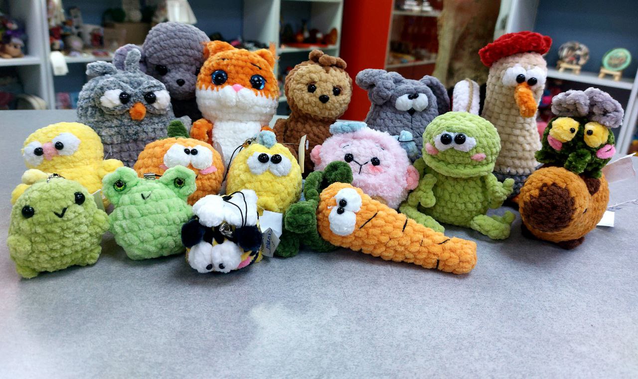 Белка (грациозно запрыгивает в кадр): Так, стоп! Я тут не просто так — я освещение. Смотрите, я красотка | Сетка — социальная сеть от hh.ru