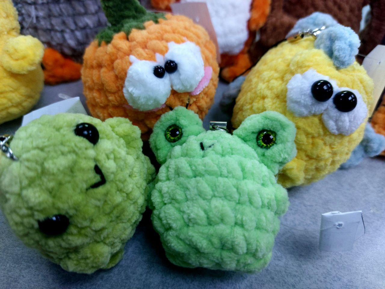 Белка (грациозно запрыгивает в кадр): Так, стоп! Я тут не просто так — я освещение. Смотрите, я красотка | Сетка — социальная сеть от hh.ru