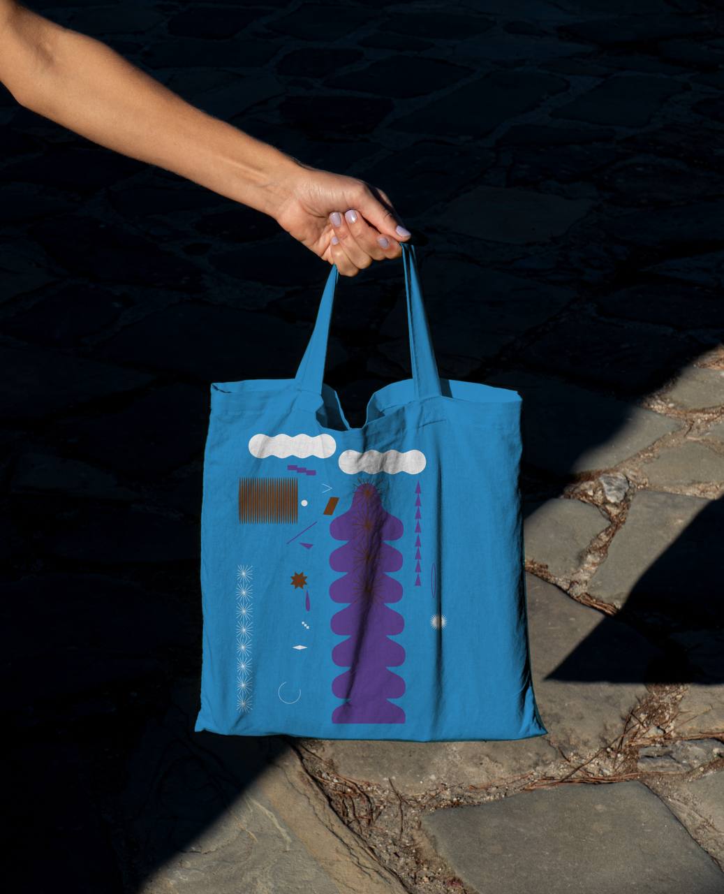 Клёвое. Марина Павликовская в своём фирменном геометрическом стиле нарисовала удмуртских богов.
На прикрепленных изображениях Кылдысин и Инмар | Сетка — социальная сеть от hh.ru