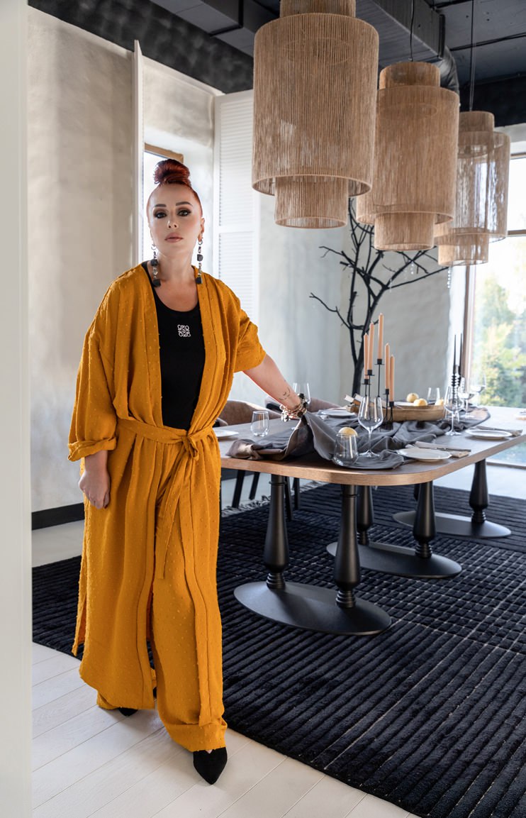 Дизайнер Сара Михайлова создала эффектный антураж для ресторана, одновременно восточного и средиземноморского, не прибегая к клише и используя всё, что попалось под ее легкую руку | Сетка — социальная сеть от hh.ru