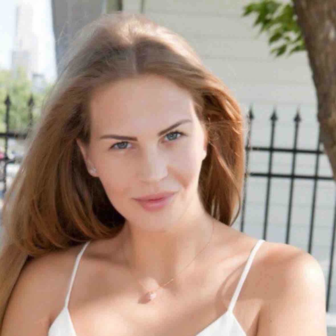 Алёна Полякова