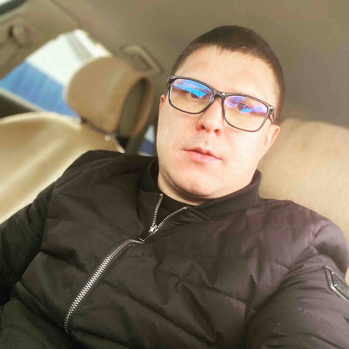Максим Власов