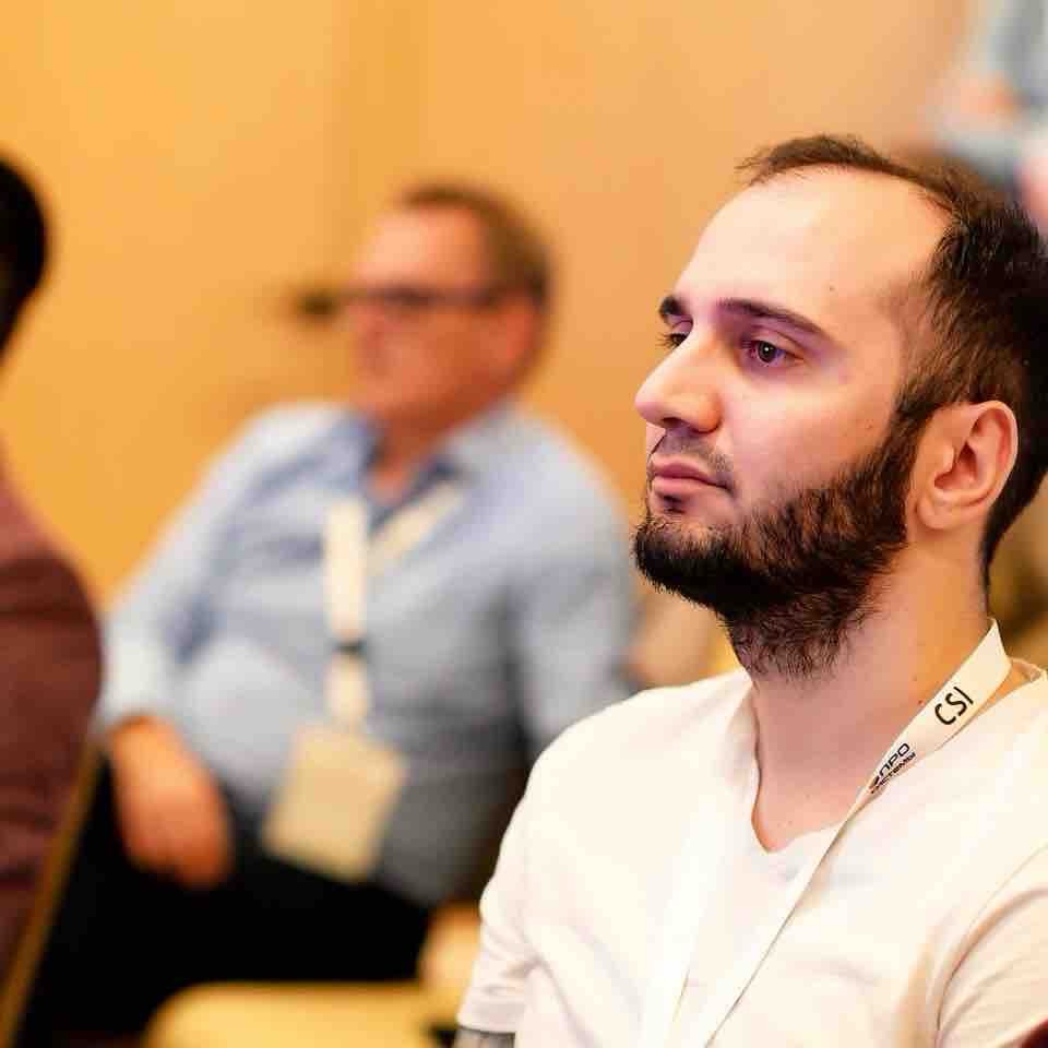 Вугар Ахмедов | Сетка — социальная сеть от hh.ru