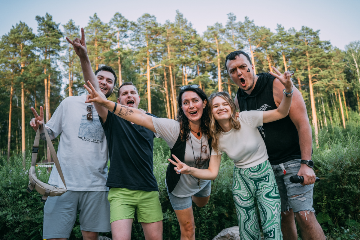 Как работать с людьми разных поколений: зумеры vs миллениалы | Сетка — социальная сеть от hh.ru