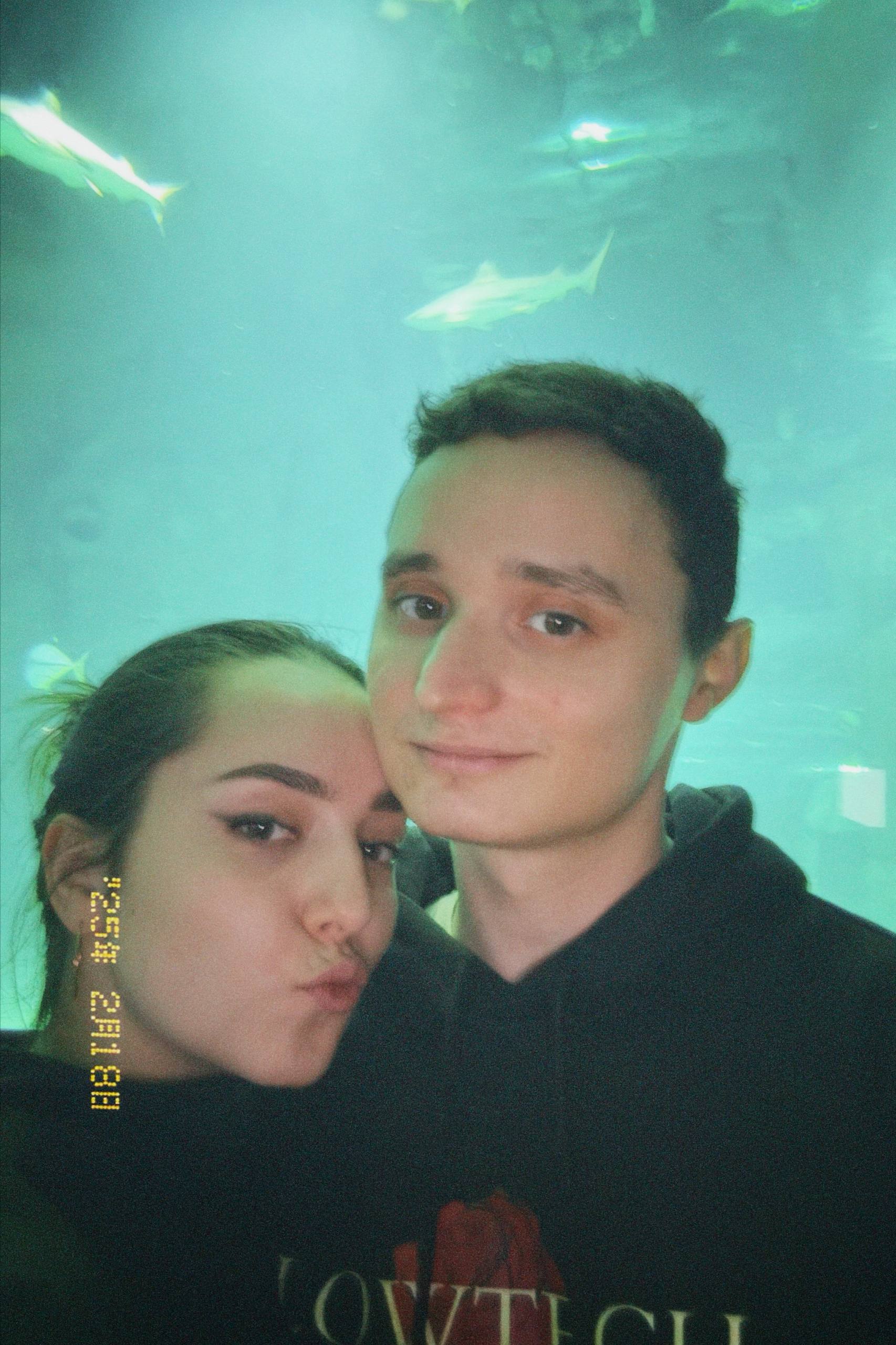 Вчера было 3 года брака - кожаная свадьба 😁
Время летит слишком быстро и мы не в силах его остановить, а значит нужно дорожить каждым днем и моментом | Сетка — социальная сеть от hh.ru