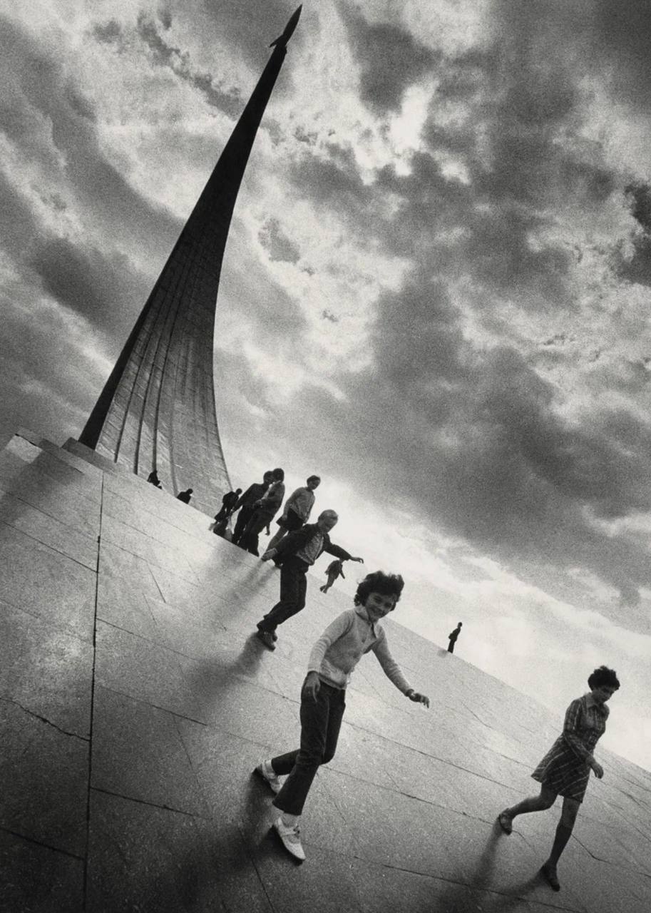 📸Выставка «Сообщение: другая история российской фотографии»
Вт-Вс 11:00–20:00
до 19 октября
Выставка открывает удивительную панораму развития отечественной фотографии — от первых дагерротипных снимков... | Сетка — социальная сеть от hh.ru