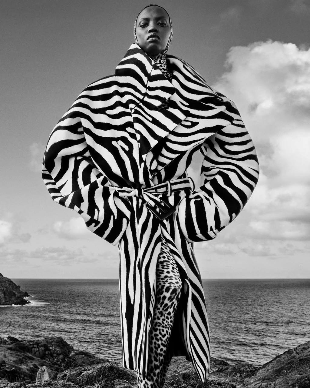 Утонченная красота природы и человека — «Vogue France»🤍
*На обложке Анок Яй | Сетка — социальная сеть от hh.ru