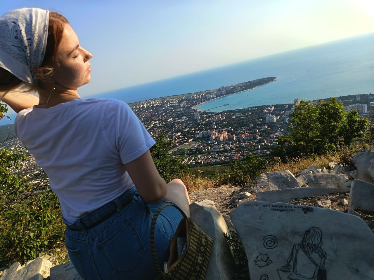 любишь удалёнку — люби отдыхать вне своих четырех стен🎰
#TCHKK #буднидиза | Сетка — социальная сеть от hh.ru