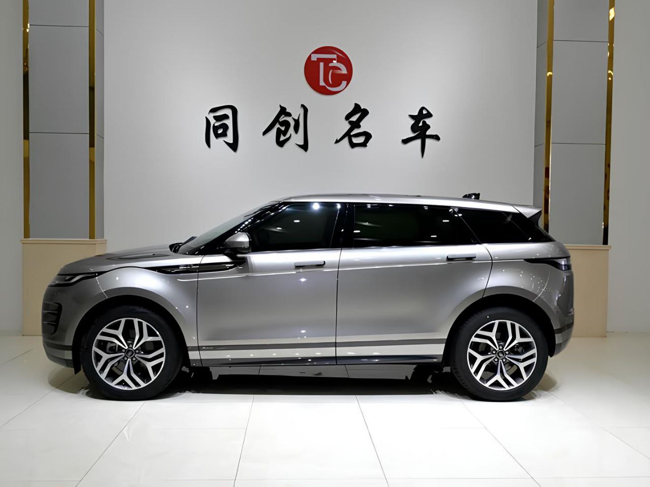 🚘Range Rover Evoque P249 R-Dynamic S
2022 год | 32 085 км
2.0 л | 249 л | Сетка — социальная сеть от hh.ru